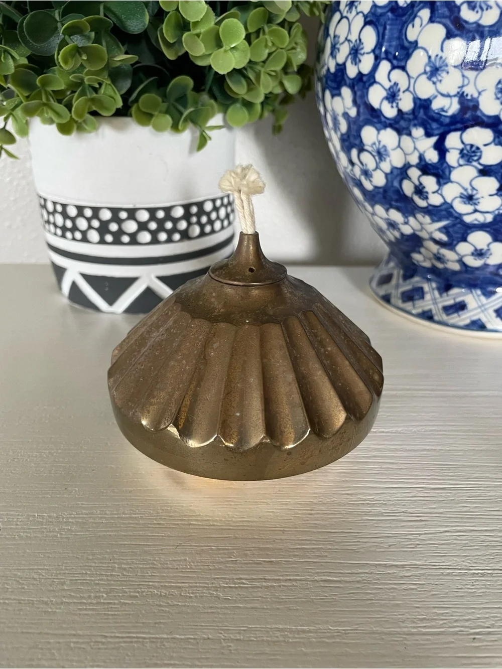 Vintage Rare Enesco Imports Solid Brass twist Oil Lamp Made In India 4”x2.25”